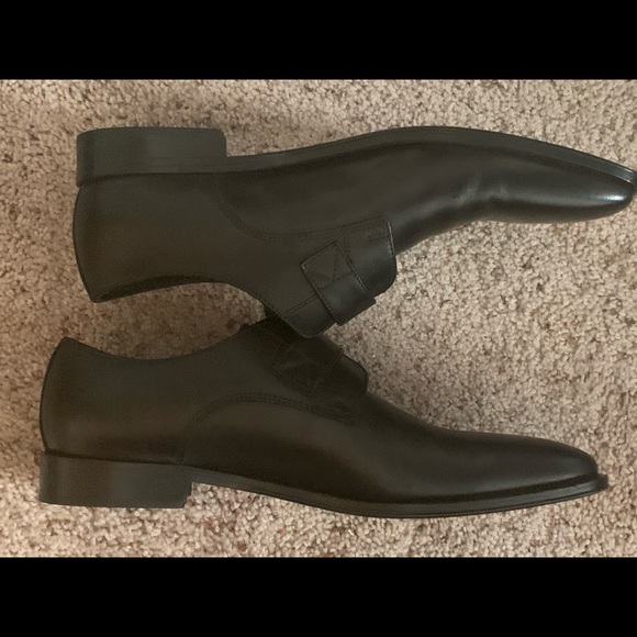 Shoes - Picture 5 of 6